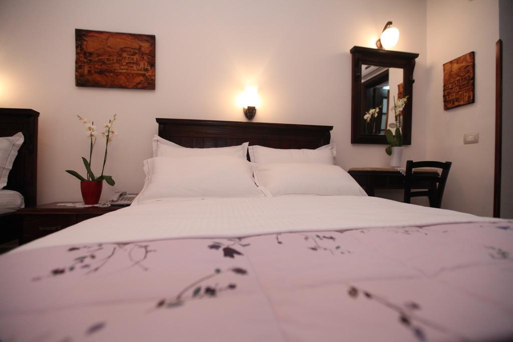 Antipatrea Hotel Berat Exterior photo